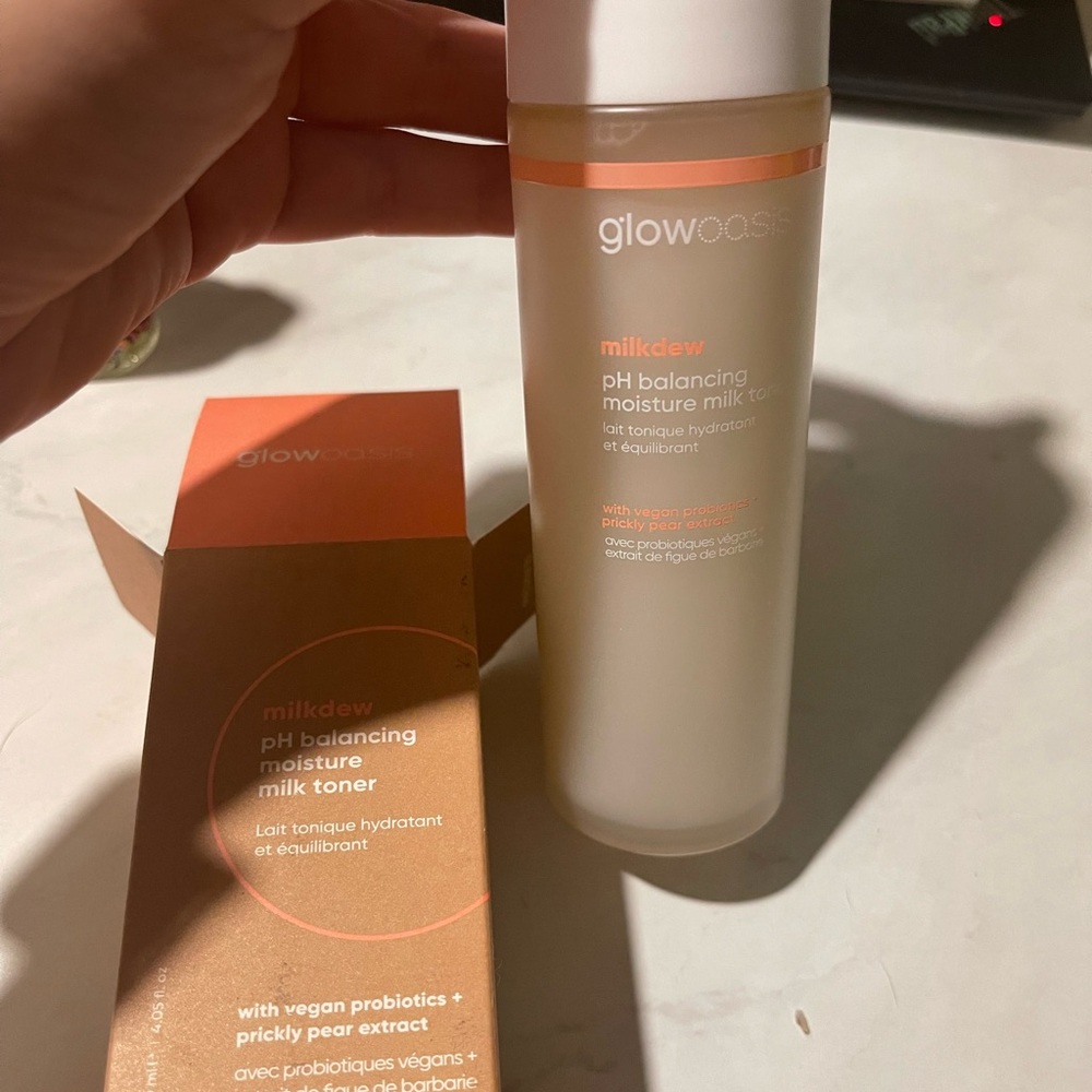 Glowoasis milk toner